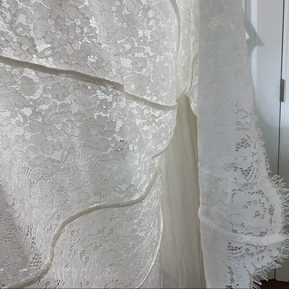 Wedding dress wedding gown lace detail long train - Picture 16 of 17